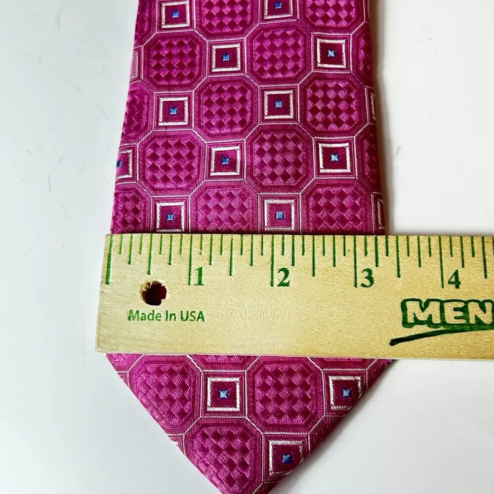 Eagle Shirtmakers Men's Pink Geometric Print 100% Silk Vintage Tie